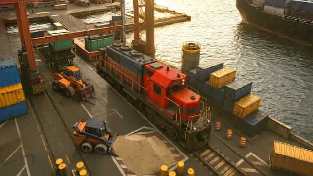 Transport Tycoon Empire: City APK screenshot 4